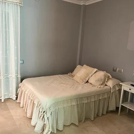 Villa Agradable Con Piscina 4 Dormitorios *