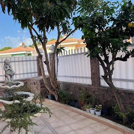 Agradable Con Piscina 4 Dormitorios