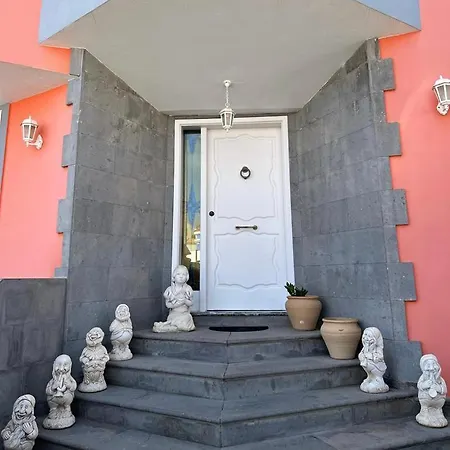 Agradable Con Piscina 4 Dormitorios Villa