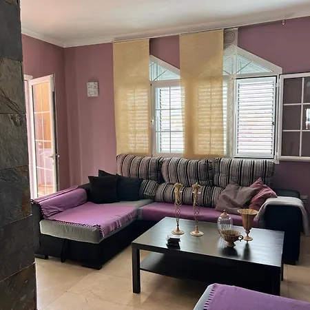 Agradable Con Piscina 4 Dormitorios Villa *